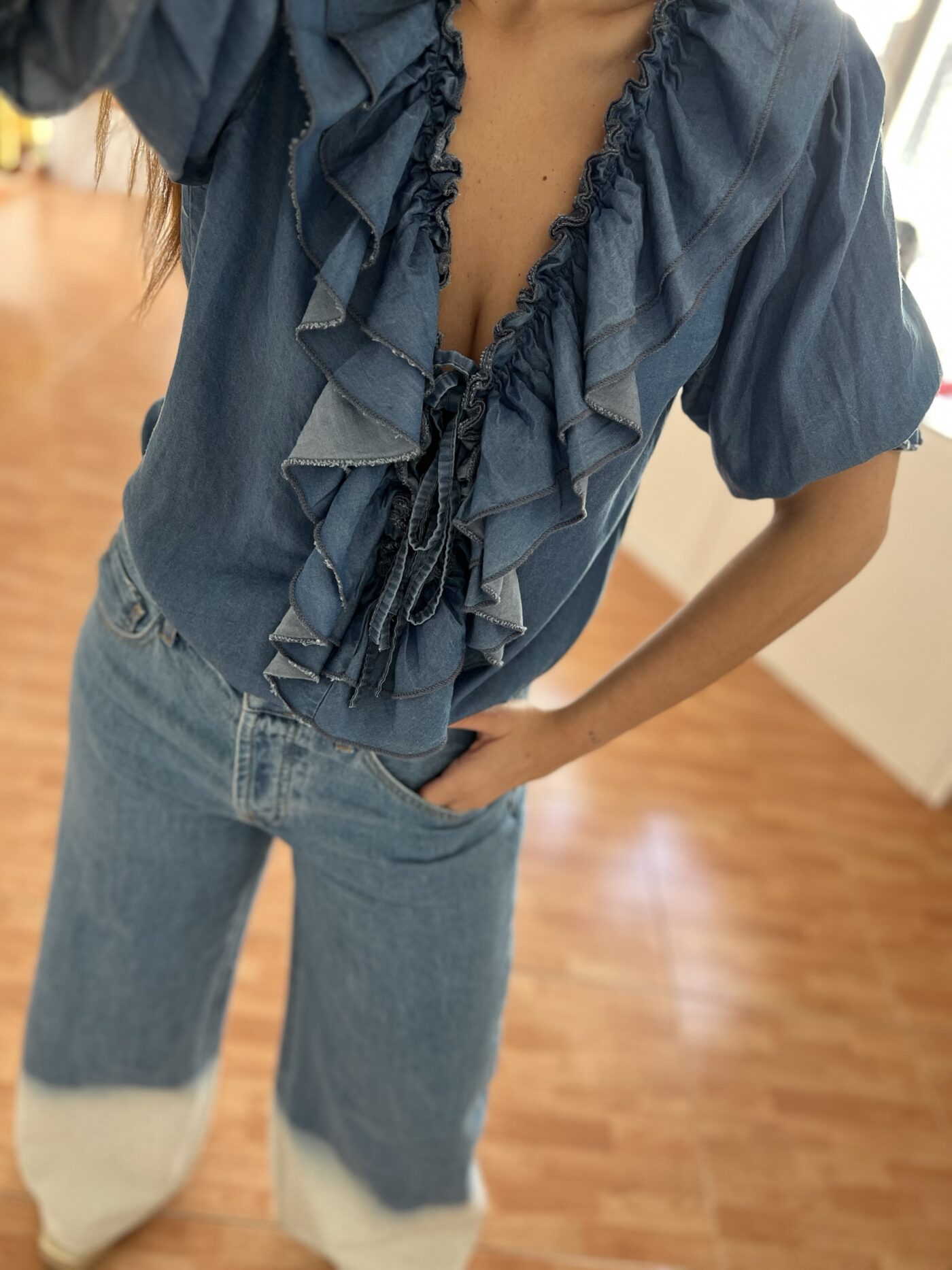 Camisa denim volantes - Imagen 2