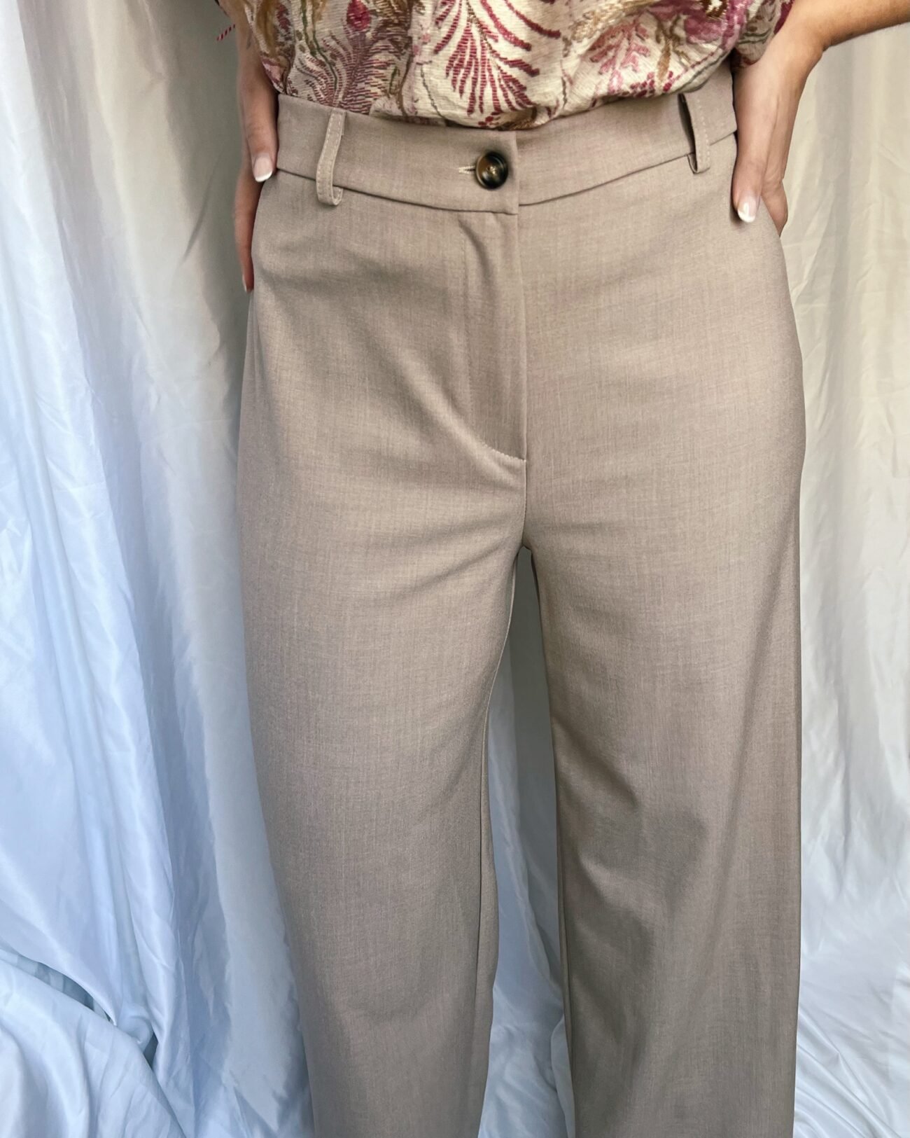 Pantalón pinza beige